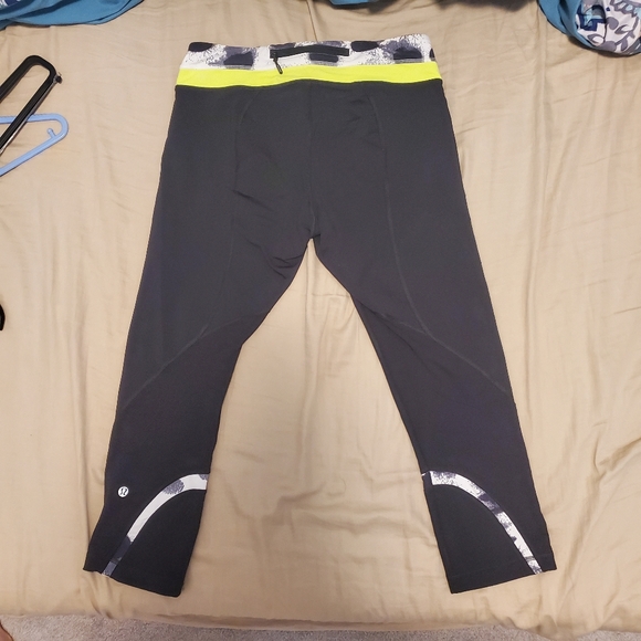 Lululemon Run: Inspire Crop II 8 - Picture 3 of 5